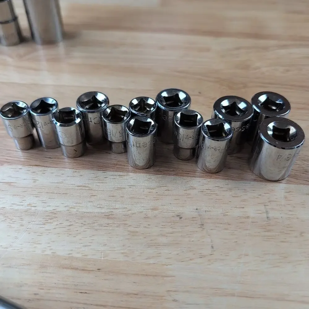 CRESCENT 31 Piece 6&12 Point 1/4, 3/8,‎ 1/2 Sockets Lot W/ 1/2